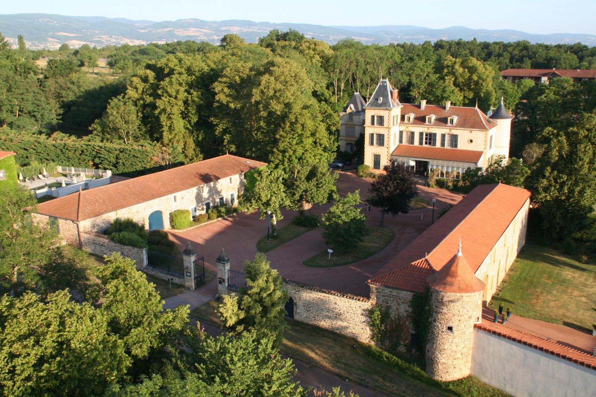 Chateau De Champlong Table Hotel **** Golf & Spa Villerest  Exterior photo