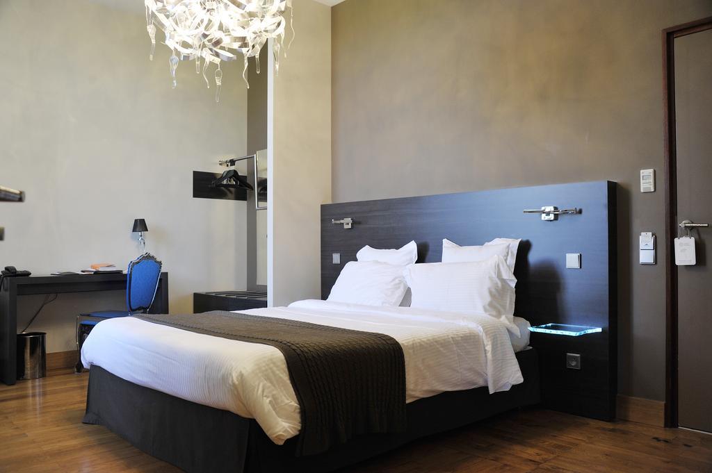Chateau De Champlong Table Hotel **** Golf & Spa Villerest  Exterior photo