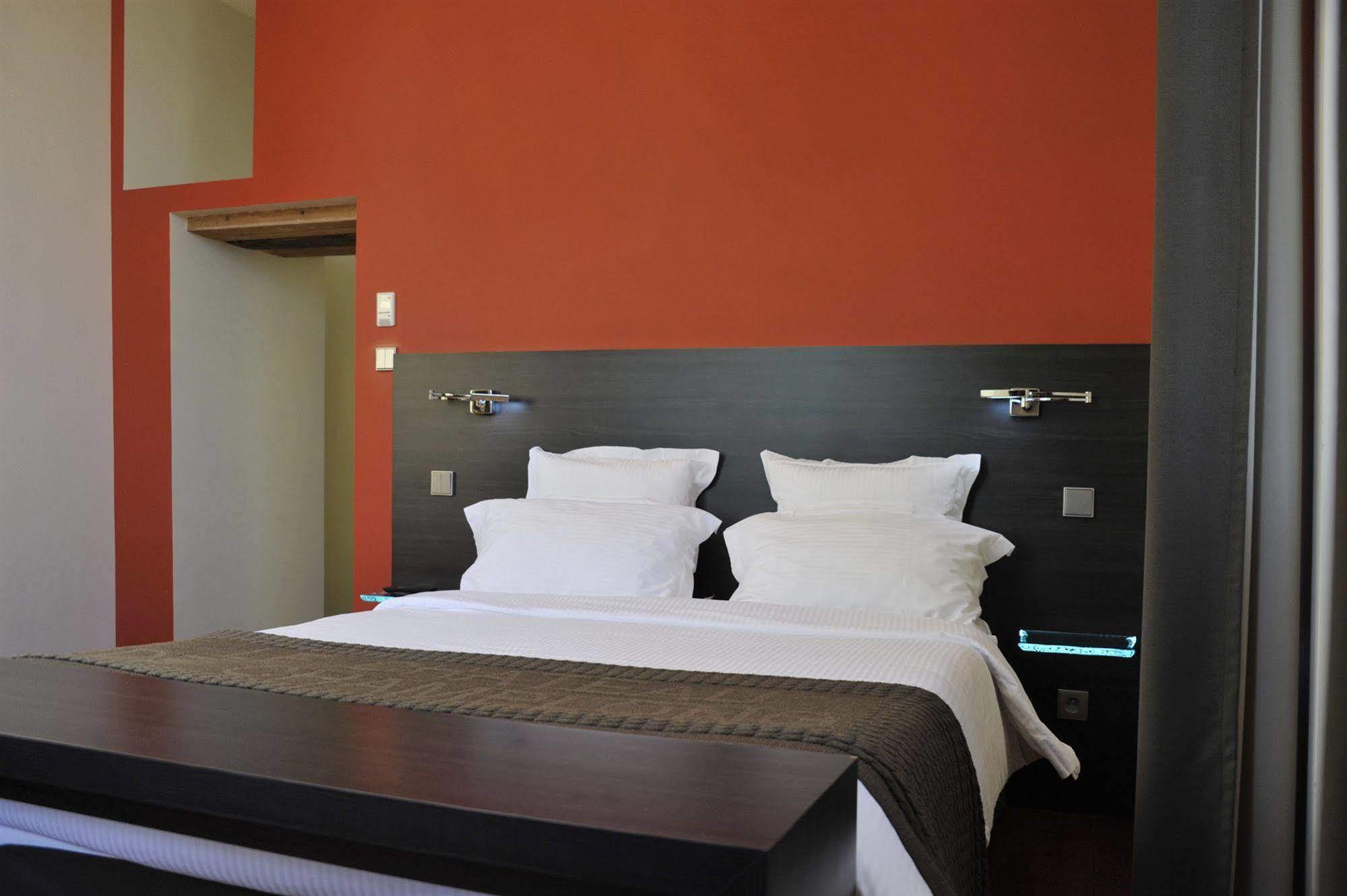 Chateau De Champlong Table Hotel **** Golf & Spa Villerest  Exterior photo