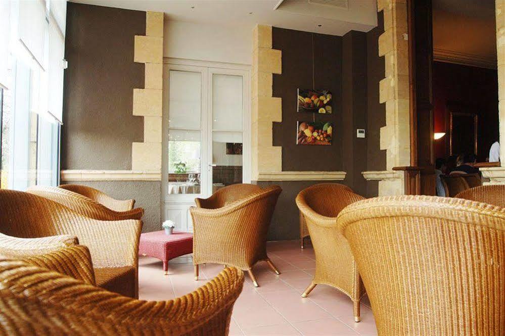 Chateau De Champlong Table Hotel **** Golf & Spa Villerest  Exterior photo